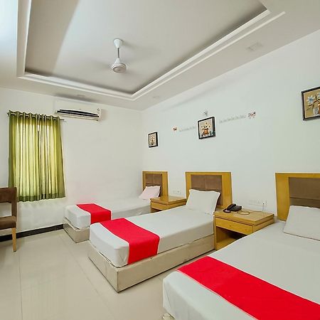 Stay Guru Usha Residency Bhuj Εξωτερικό φωτογραφία