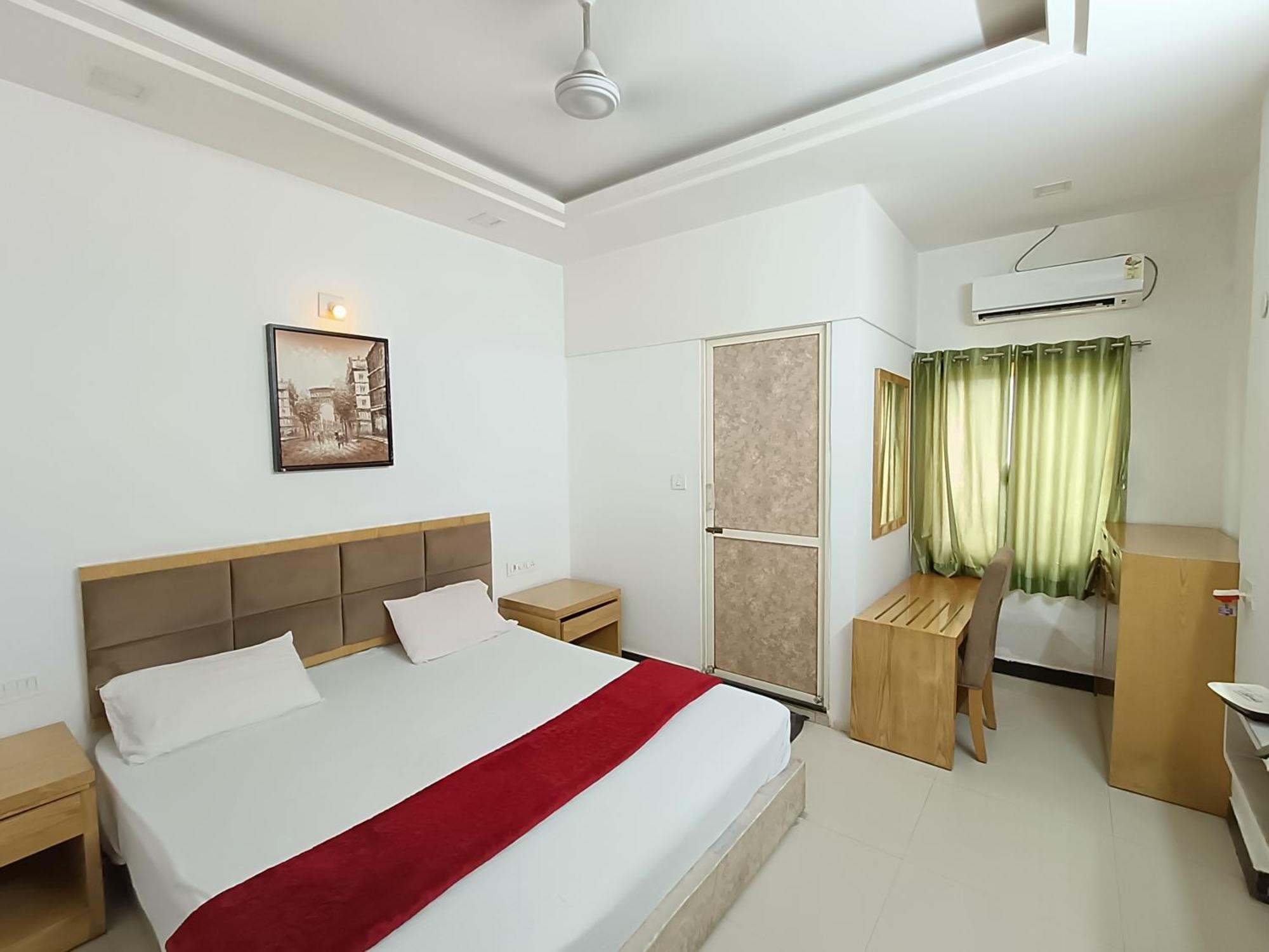 Stay Guru Usha Residency Bhuj Εξωτερικό φωτογραφία