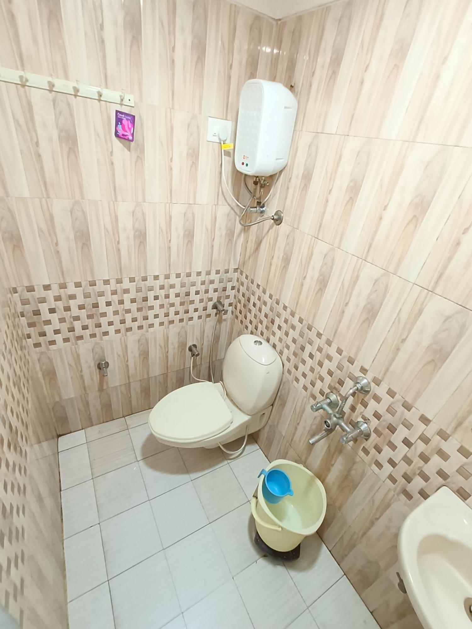 Stay Guru Usha Residency Bhuj Εξωτερικό φωτογραφία