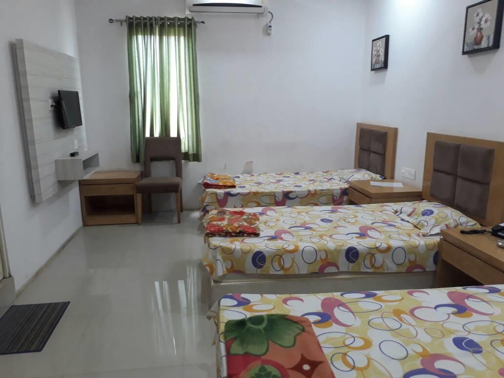 Stay Guru Usha Residency Bhuj Εξωτερικό φωτογραφία