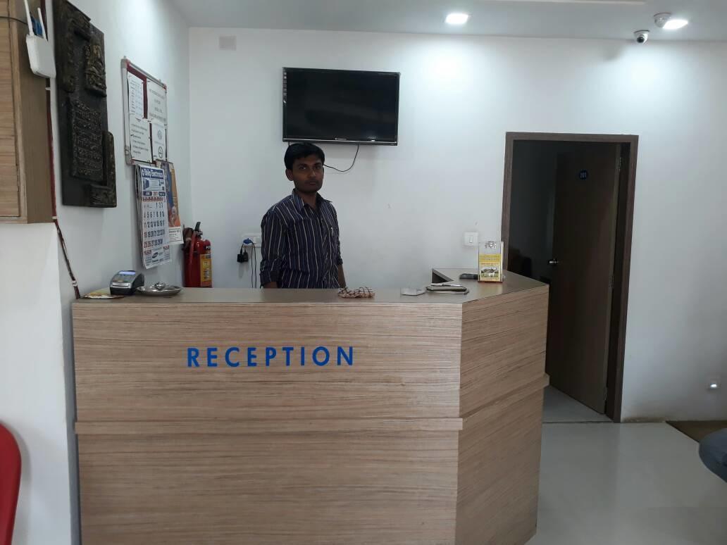 Stay Guru Usha Residency Bhuj Εξωτερικό φωτογραφία