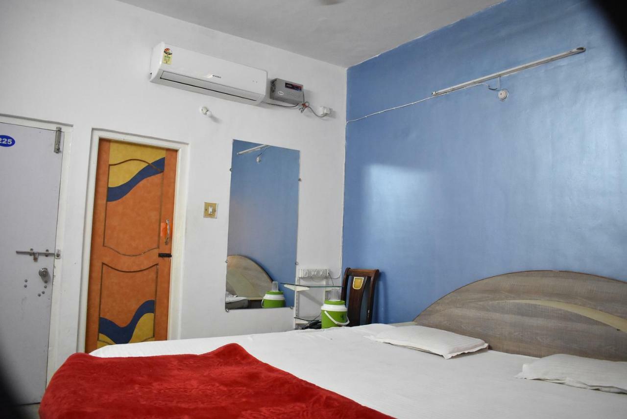 Stay Guru Usha Residency Bhuj Εξωτερικό φωτογραφία