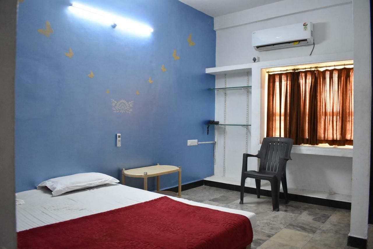Stay Guru Usha Residency Bhuj Εξωτερικό φωτογραφία
